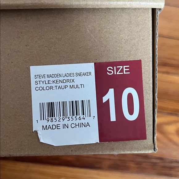 Women's White and Tan Sneakers - Picture 11 of 11